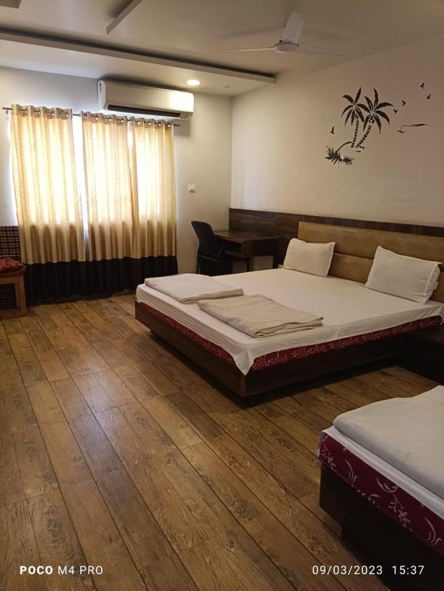 Hotel Shri Vardhan Ujjain Exterior photo